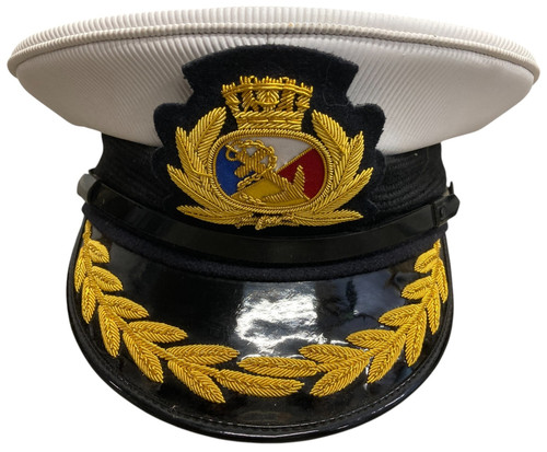 Captain officer hat o - hat, p